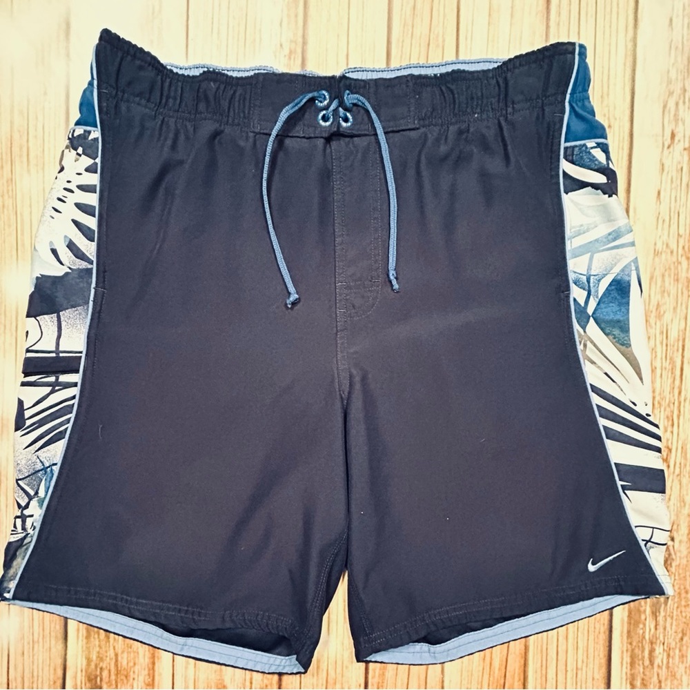 Nike Swim Trunks Board Shorts Mens Size Medium Navy with Floral panels tri color